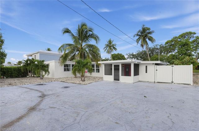 24519 Dolphin ST, Bonita Springs, FL 34134