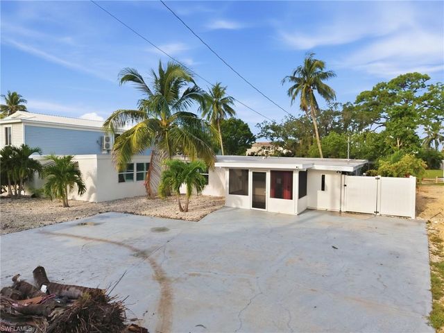 24519 Dolphin ST, Bonita Springs, FL 34134