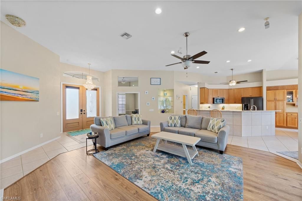 Image 10 of property listing at 2109 SW 47th TER, Cape Coral, FL 33914