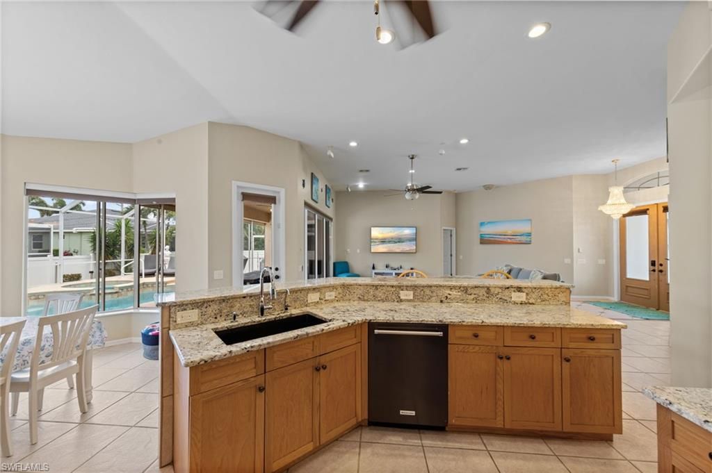 Image 16 of property listing at 2109 SW 47th TER, Cape Coral, FL 33914
