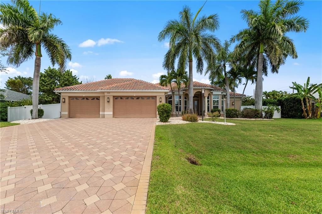 Image 2 of property listing at 2109 SW 47th TER, Cape Coral, FL 33914