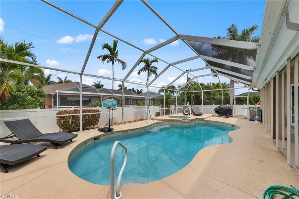 Image 35 of property listing at 2109 SW 47th TER, Cape Coral, FL 33914