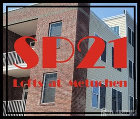 21 Station Place 206, Middlesex, NJ 08840