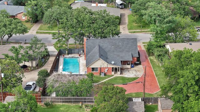 1710 Hilltop Lane, Pantego, TX 76013