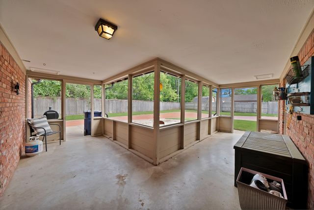 1710 Hilltop Lane, Pantego, TX 76013