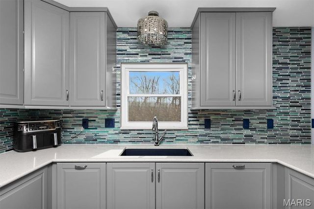 2532 Wintercreek Drive, Belleville, IL 62221