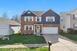 2532 Wintercreek Drive, Belleville, IL 62221