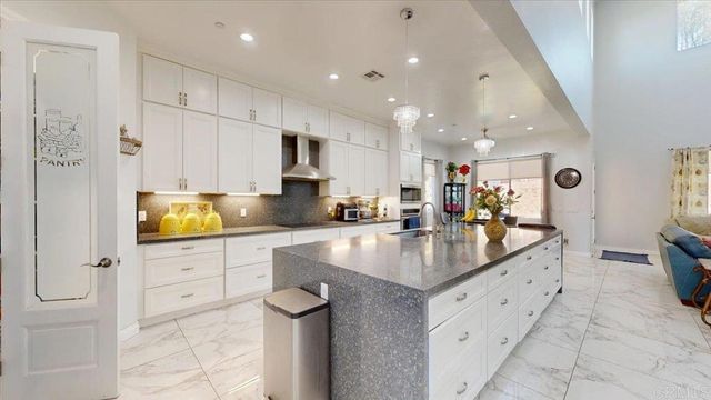 1830 Vista way, El Cajon, CA 92019