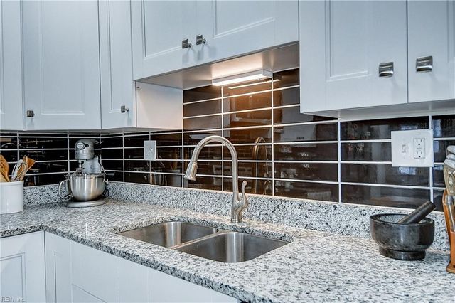 405 Truman CIR, Portsmouth, VA 23701