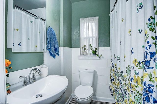 405 Truman CIR, Portsmouth, VA 23701