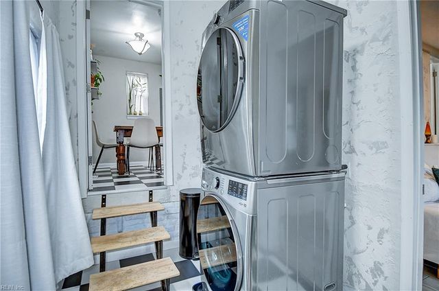 405 Truman CIR, Portsmouth, VA 23701