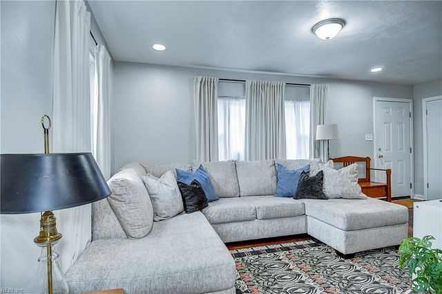 405 Truman CIR, Portsmouth, VA 23701