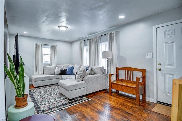 405 Truman CIR, Portsmouth, VA 23701