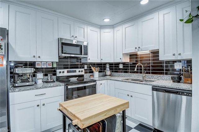 405 Truman CIR, Portsmouth, VA 23701