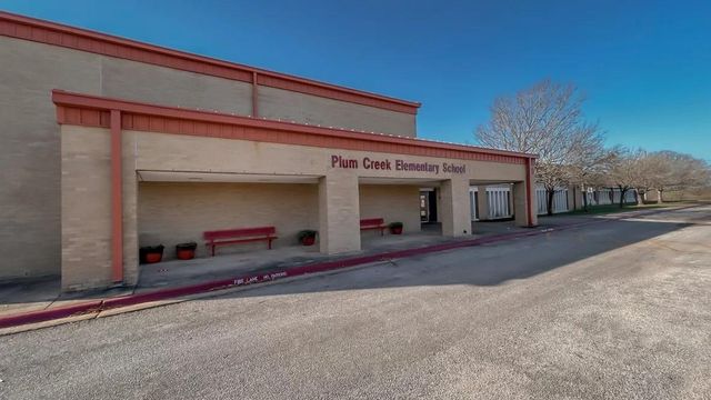 1207 CAMDEN LN, Lockhart, TX 78644