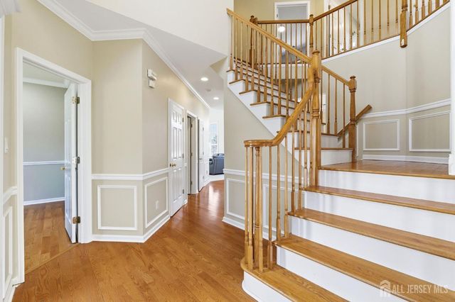 14 Rue Cezanne Street, Franklin Twsp, NJ 08873