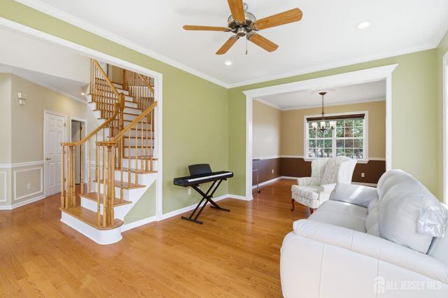 14 Rue Cezanne Street, Franklin Twsp, NJ 08873