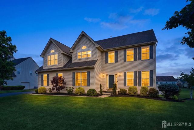 14 Rue Cezanne Street, Franklin Twsp, NJ 08873