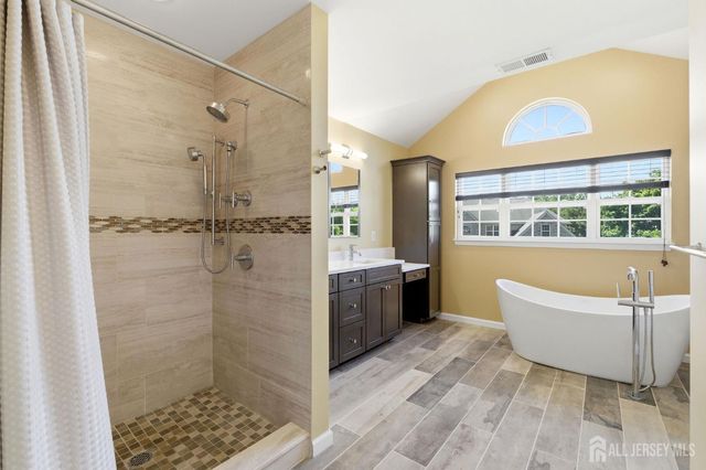 14 Rue Cezanne Street, Franklin Twsp, NJ 08873