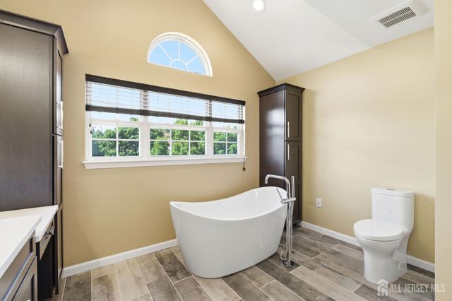 14 Rue Cezanne Street, Franklin Twsp, NJ 08873