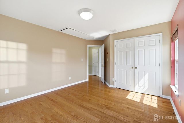 14 Rue Cezanne Street, Franklin Twsp, NJ 08873