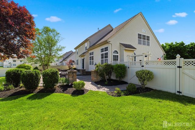 14 Rue Cezanne Street, Franklin Twsp, NJ 08873