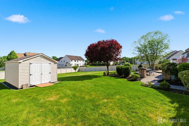 14 Rue Cezanne Street, Franklin Twsp, NJ 08873