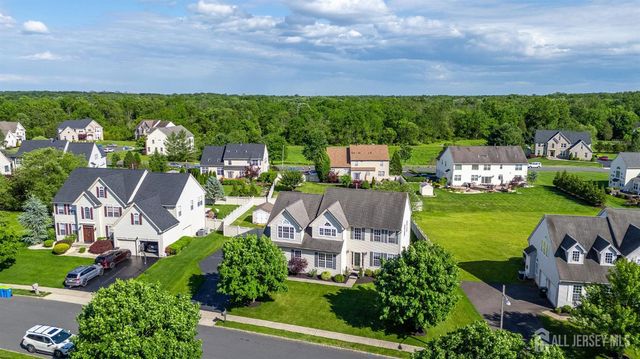 14 Rue Cezanne Street, Franklin Twsp, NJ 08873