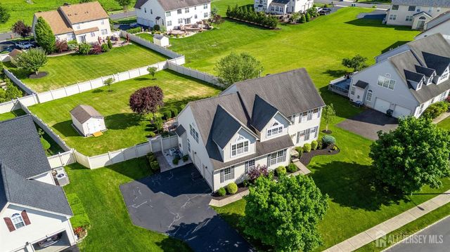 14 Rue Cezanne Street, Franklin Twsp, NJ 08873