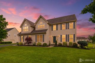 14 Rue Cezanne Street, Franklin Twsp, NJ 08873