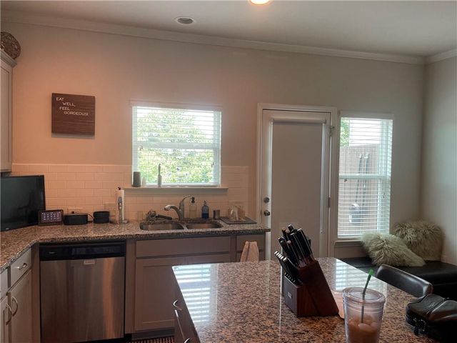1017 Liberty Parkway NW, Atlanta, GA 30318