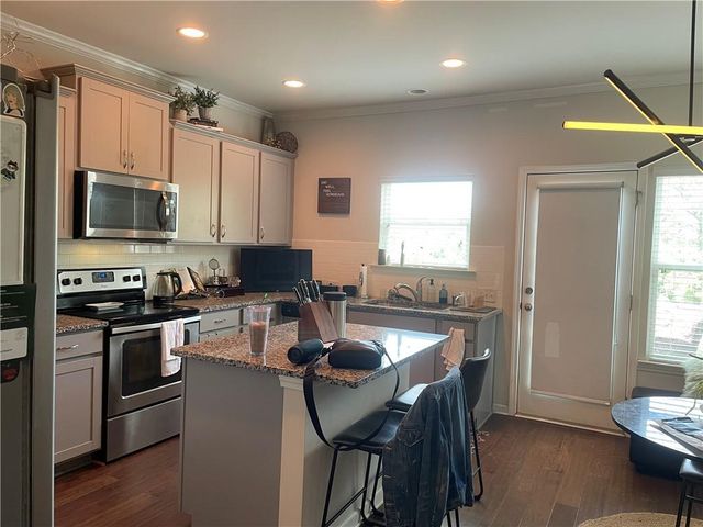 1017 Liberty Parkway NW, Atlanta, GA 30318