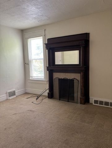 141 E Leasure Ave, New Castle, PA 16101