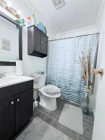 208 Austin Avenue, Corsicana, TX 75110