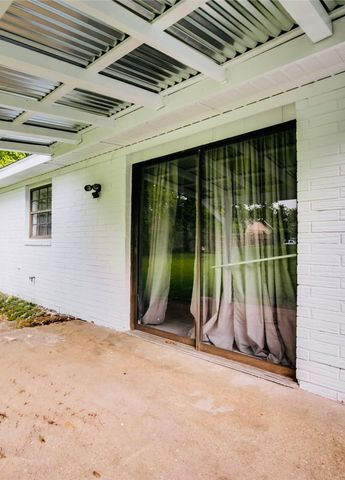 208 Austin Avenue, Corsicana, TX 75110