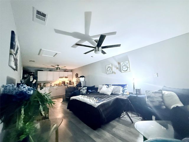 208 Austin Avenue, Corsicana, TX 75110