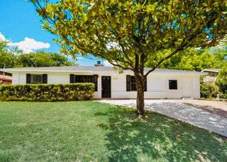 208 Austin Avenue, Corsicana, TX 75110