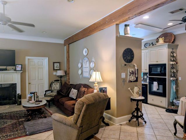 10086 La Hwy 68, Jackson, LA 70748