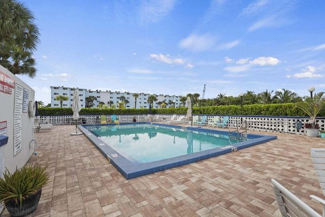 109 Paradise Harbour Boulevard 409, North Palm Beach, FL 33408