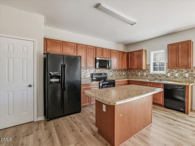 810 Howdenshire, Knightdale, NC 27545