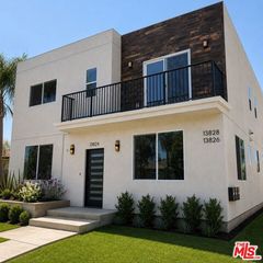 13824 Bessemer Street, Van Nuys (los Angeles), CA 91401