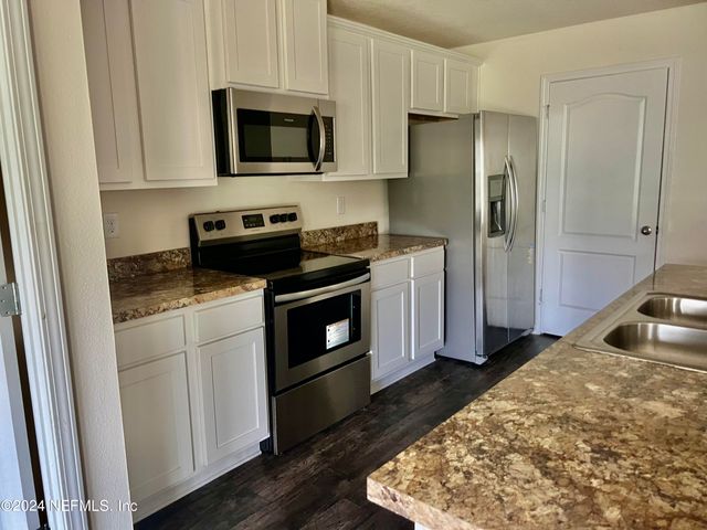 12024 SEA GROVE Place, Jacksonville, FL 32218