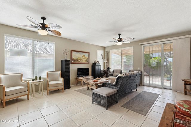 8127 W Cottonwood Wash Way, Tucson, AZ 85743