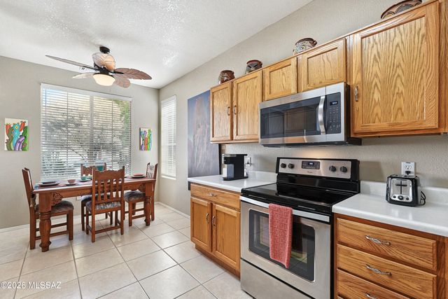 8127 W Cottonwood Wash Way, Tucson, AZ 85743