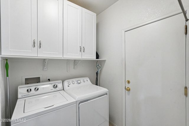 8127 W Cottonwood Wash Way, Tucson, AZ 85743