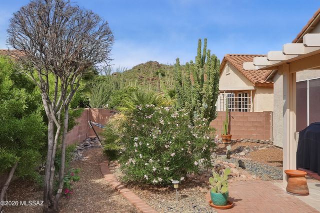 8127 W Cottonwood Wash Way, Tucson, AZ 85743