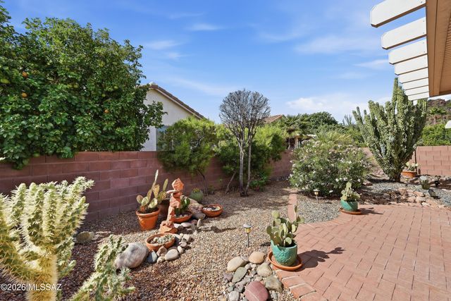 8127 W Cottonwood Wash Way, Tucson, AZ 85743