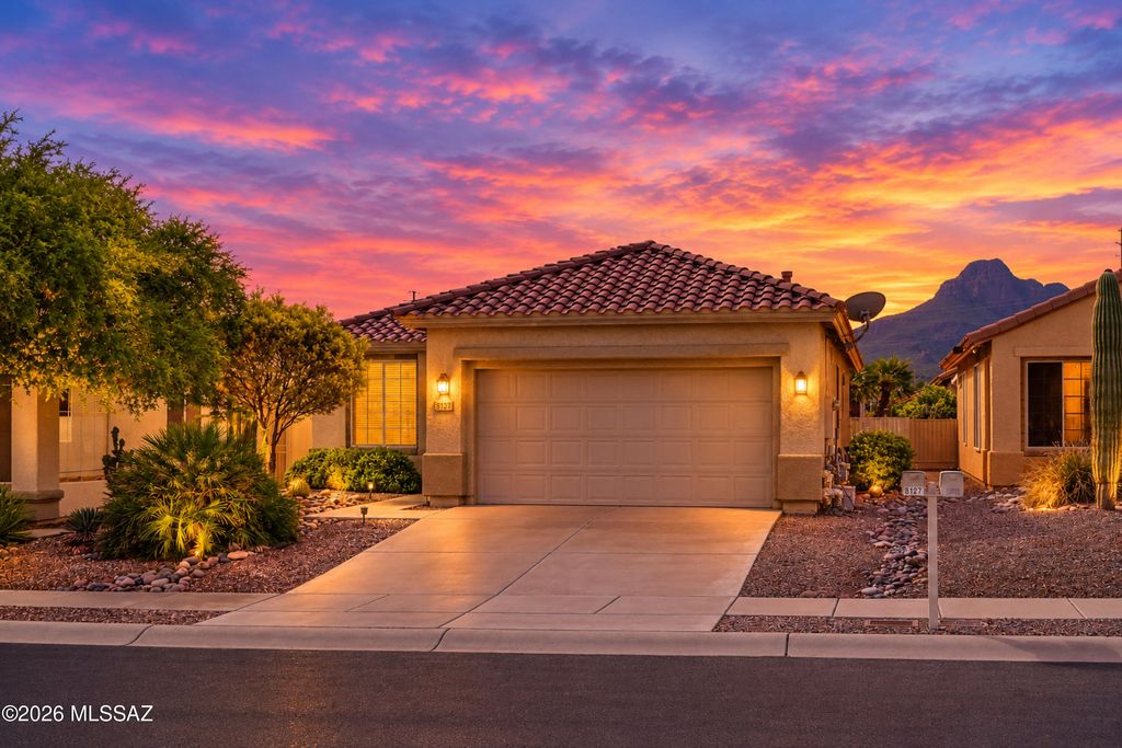 8127 W Cottonwood Wash Way, Tucson, AZ 85743