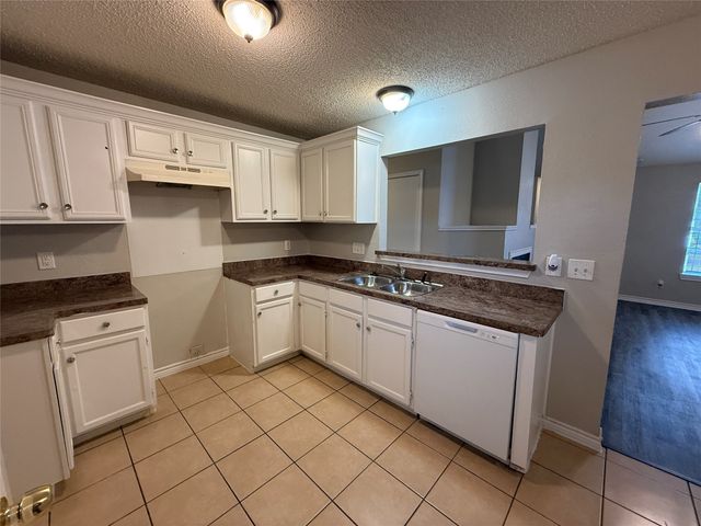 2719 Briarbank Circle, Dallas, TX 75227