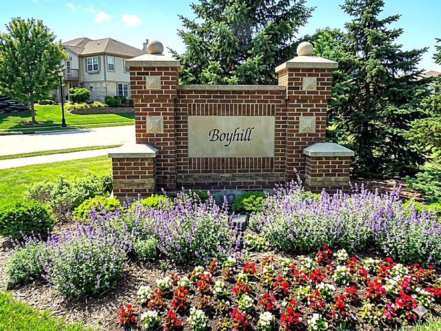 1819 Crenshaw Circle, Vernon Hills, IL 60061